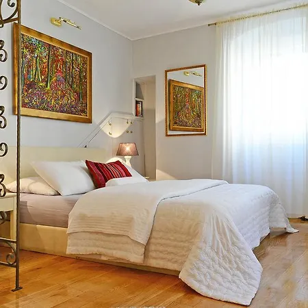 Отель Olivia 4*