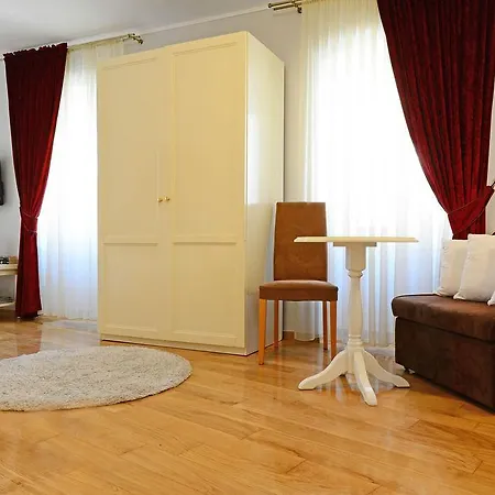 Отель Olivia 4*