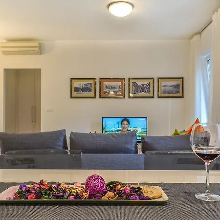 Hotel Olivia